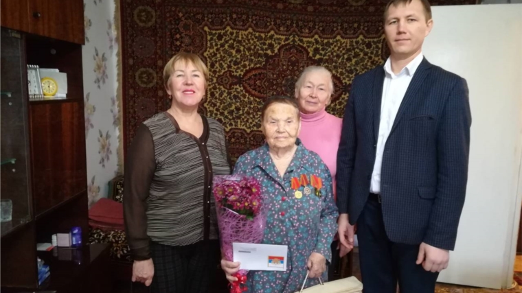 ТОС Калининского района поздравили долгожителей с юбилеями