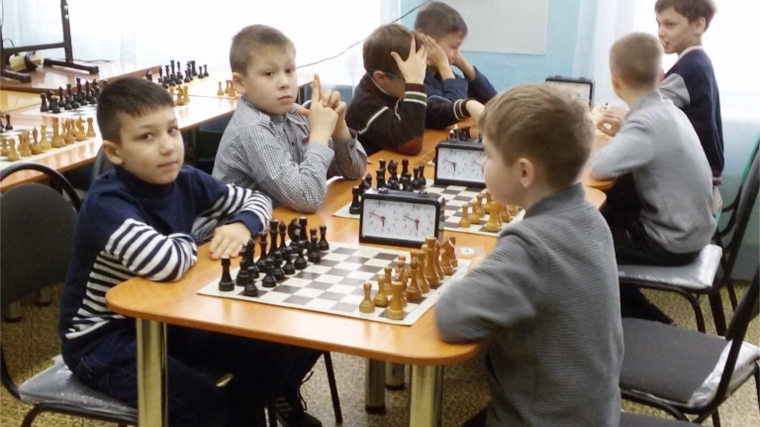 В Чебоксарах проходит турнир среди школьников «Шахматный всеобуч»