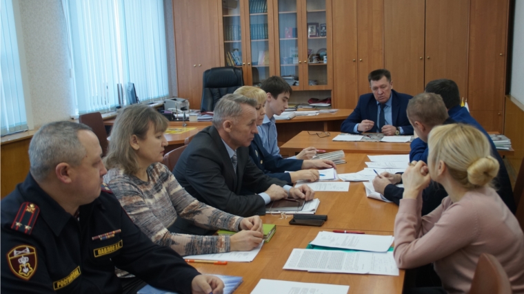 В Калининском районе г. Чебоксары проведено заседание комиссии по профилактике правонарушений
