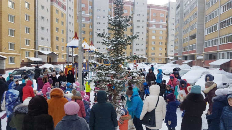 В Калининском районе г. Чебоксары проведено 22 новогодних дворовых праздника