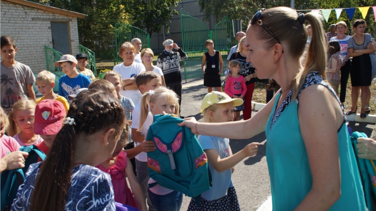 Депутаты Чебоксарского городского Собрания поздравили детей из лагеря комплексного центра г. Чебоксары с Днем знаний