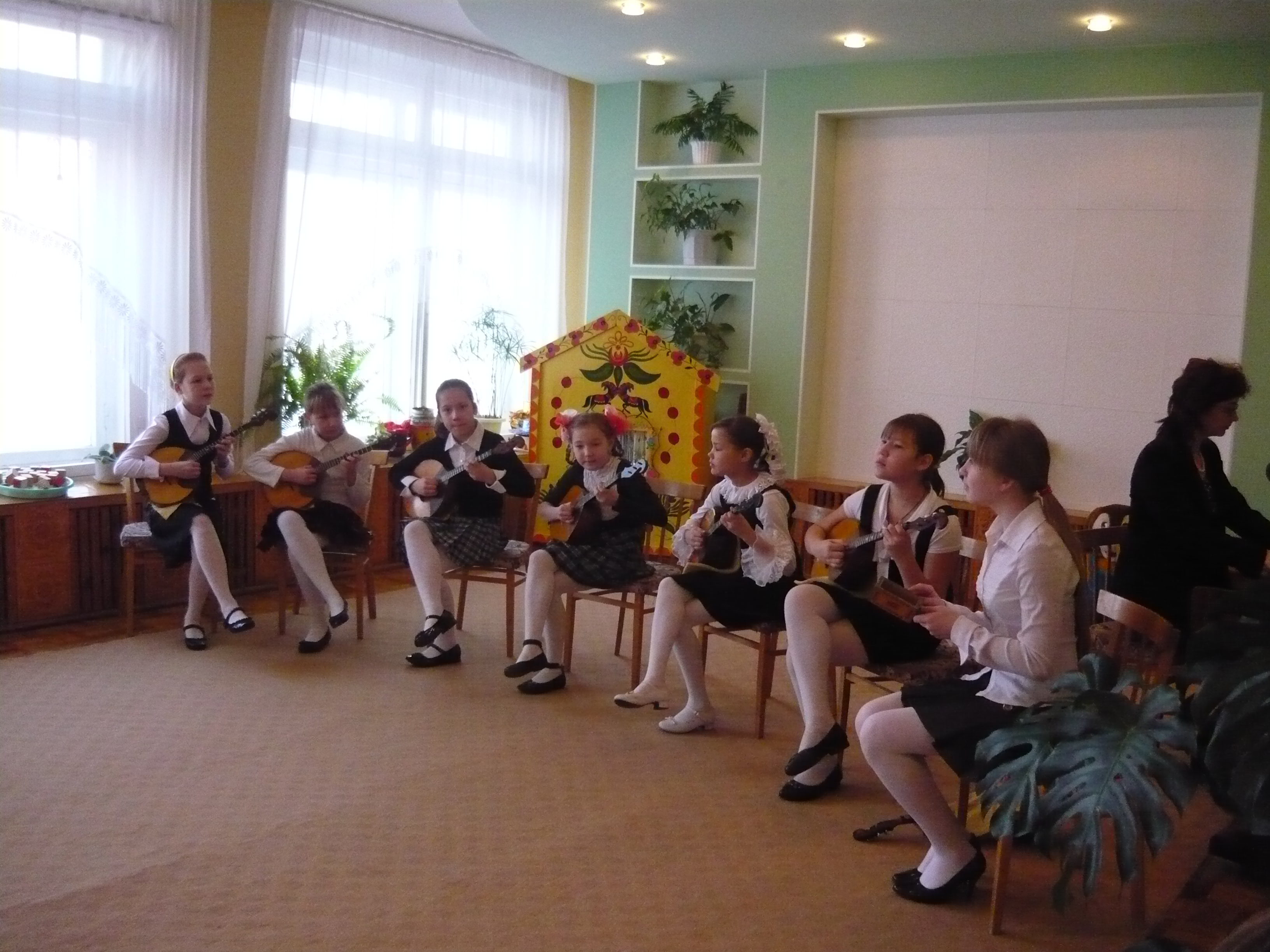 Юные музыканты устроили концерт для воспитанников детского сада №70