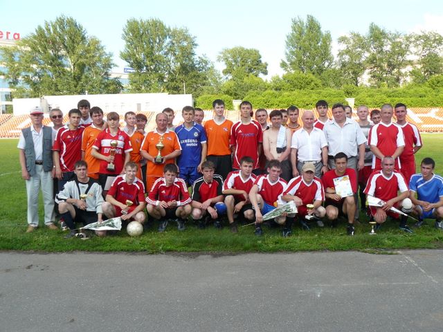 День молодежи в Калининском районе столицы отметили по-спортивному: азартной игрой молодежной команды и яркой футбольной победой