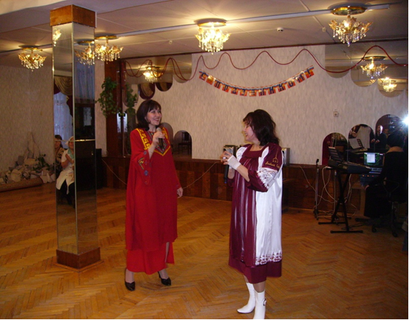 В Центре социального обслуживания населения Калининского района прошел благотворительный концерт звезды чувашской эстрады Альбины Сарри для ветеранов